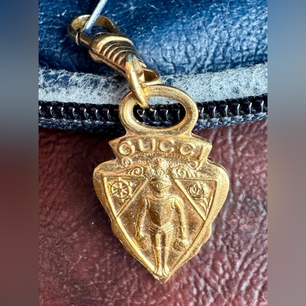 Gucci Vintage Oval Crossbody in Navy - Picture 9 of 16